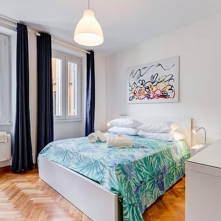 Luminous Apartment Few Steps From Piazza Navona Bagian luar foto