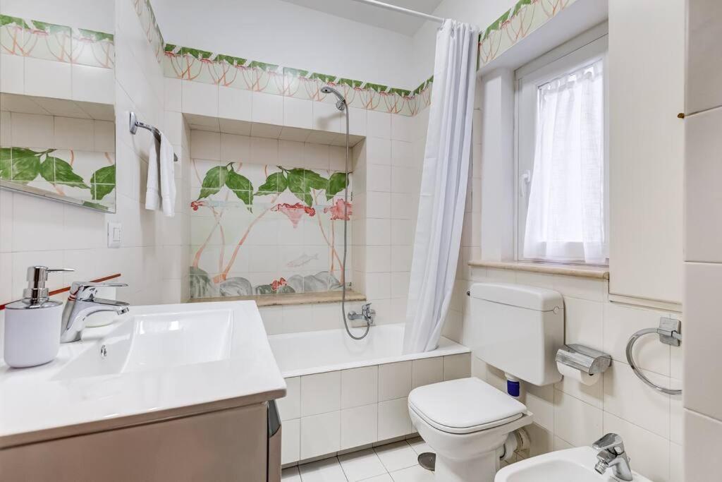 Luminous Apartment Few Steps From Piazza Navona Bagian luar foto