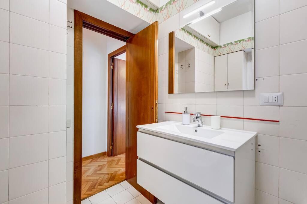 Luminous Apartment Few Steps From Piazza Navona Bagian luar foto